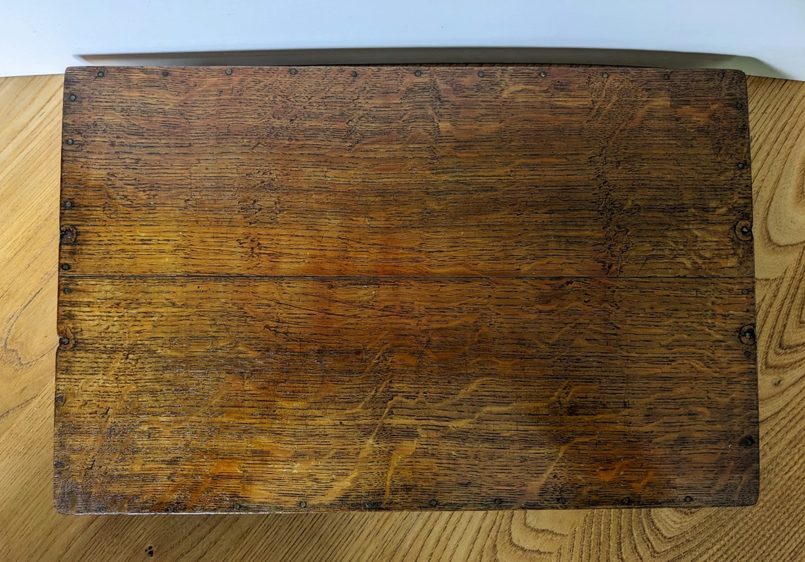 1930s oak serving tray with Deco metal handles - Image 10