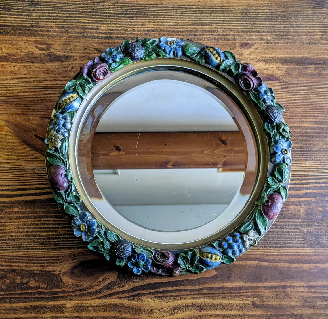 C. 1930s English circular Barbola mirror surrounded by painted plaster flowers - Image 3