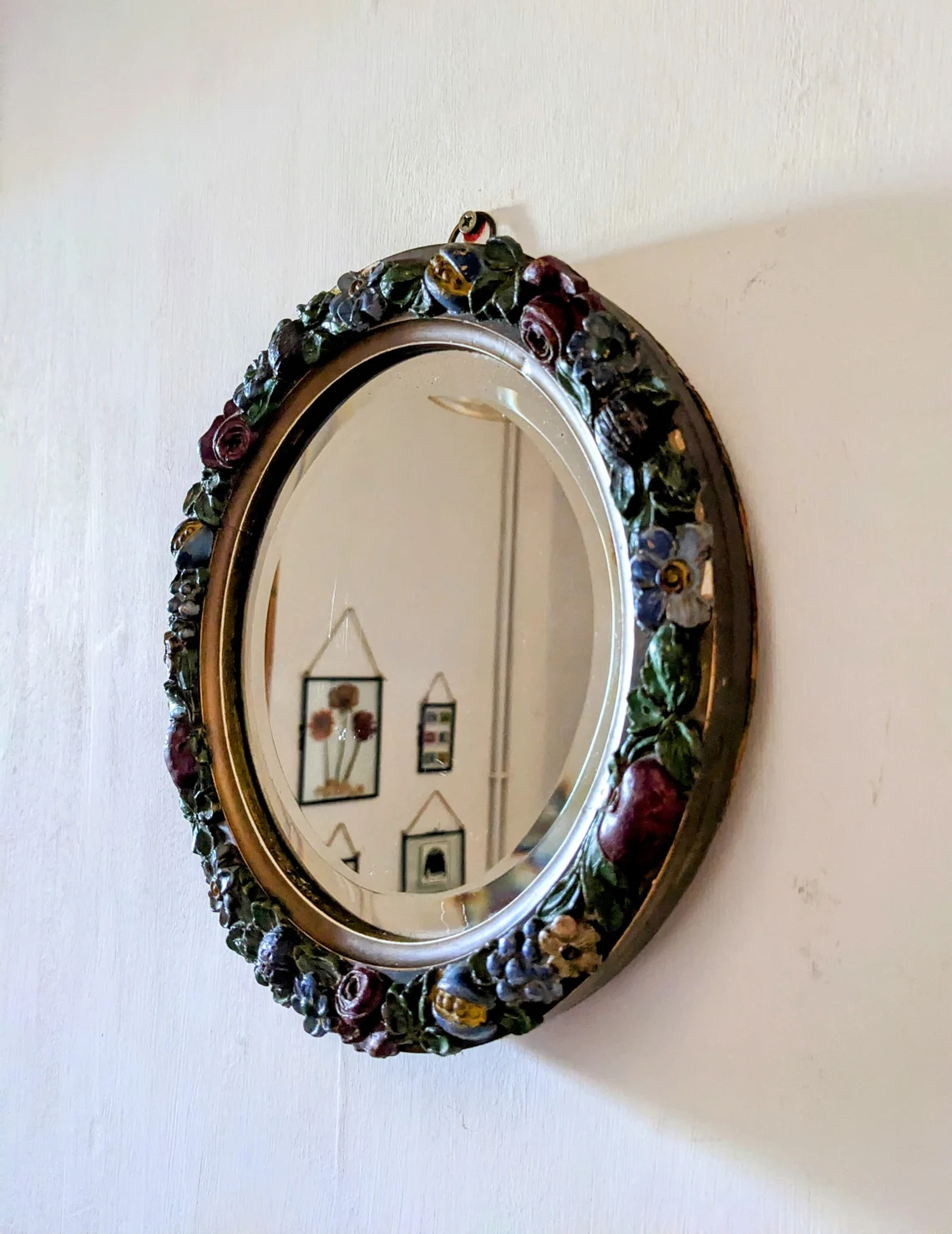 C. 1930s English circular Barbola mirror surrounded by painted plaster flowers - Image 2