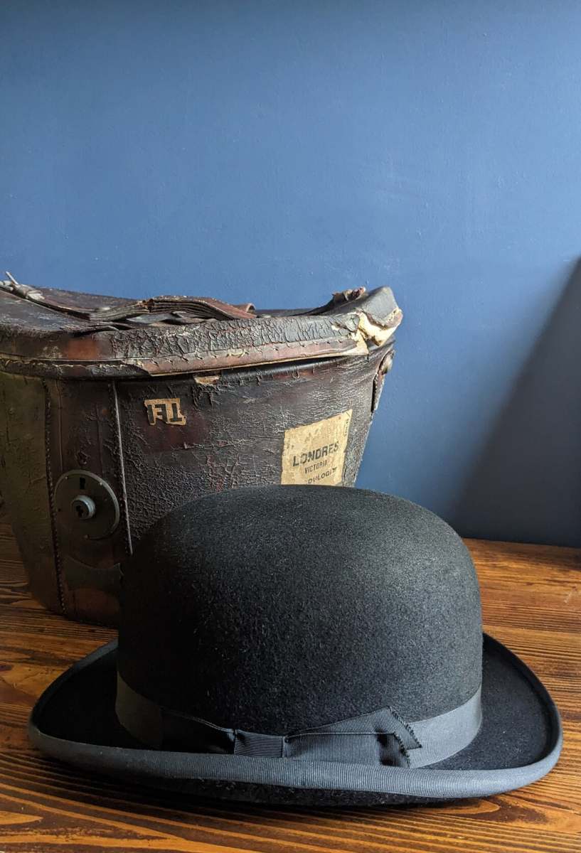 Fine Dunn & Co Ltd London vintage Bowler hat in leather case - Image 2