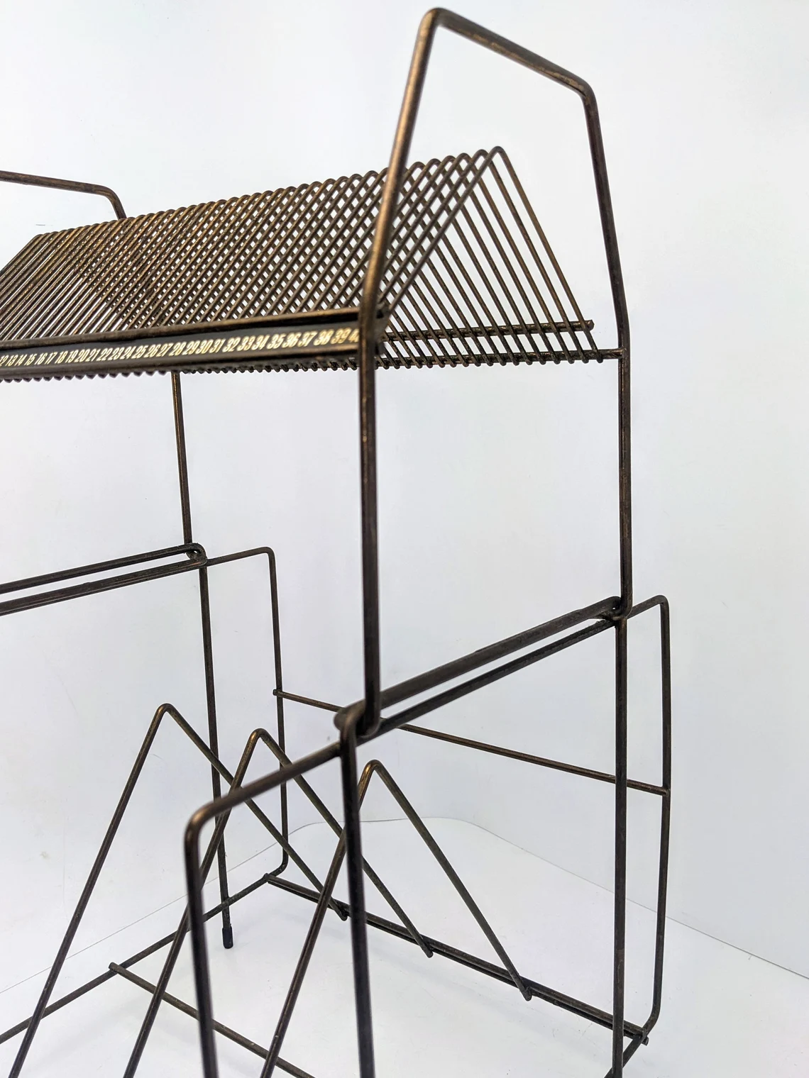 Mid century bronze Atomic record rack, storage for 7" vinyl singles and 12" LPs - Image 7