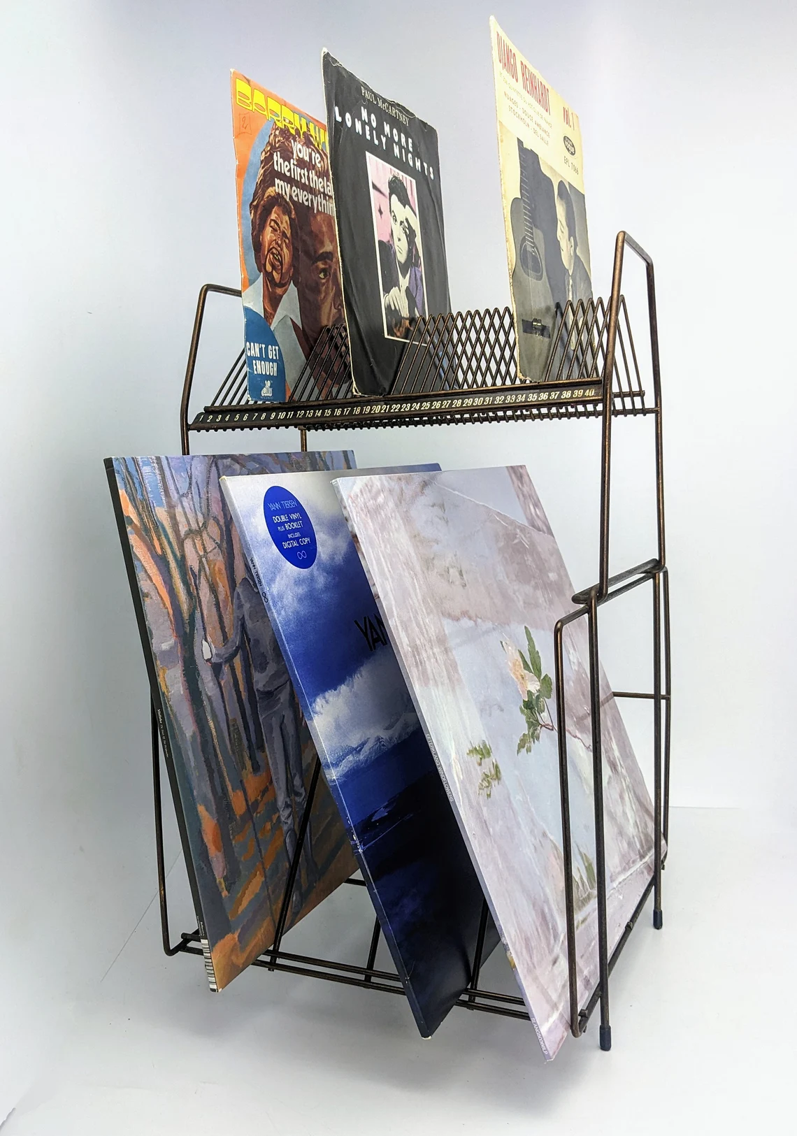 Mid century bronze Atomic record rack, storage for 7" vinyl singles and 12" LPs - Image 6