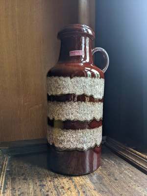 fat lava vase