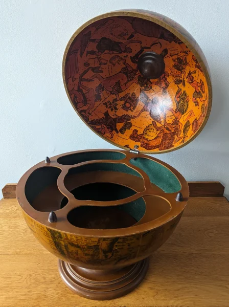 Vintage tabletop drinks cabinet globe - Image 3