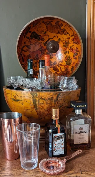 Vintage tabletop drinks cabinet globe - Image 6