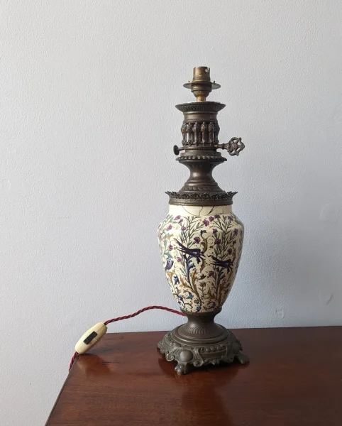 Antique French ceramic oil lamp converted to electric, newly rewired and PAT tested - Image 4