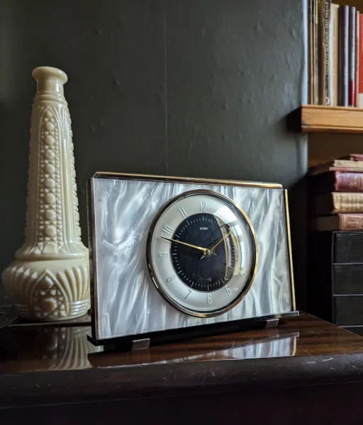 Midcentury Metamec brass and white plastic marble mantel clock - professionally serviced - Image 10