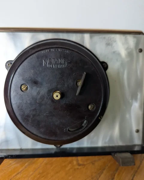 Midcentury Metamec brass and white plastic marble mantel clock - professionally serviced - Image 7
