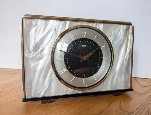 Midcentury Metamec brass and white plastic marble mantel clock - professionally serviced - Image 6
