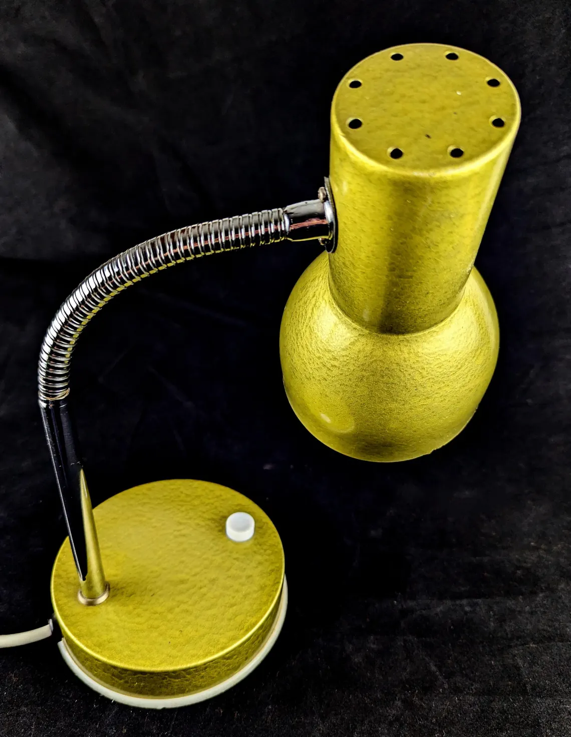 gold gooseneck lamp
