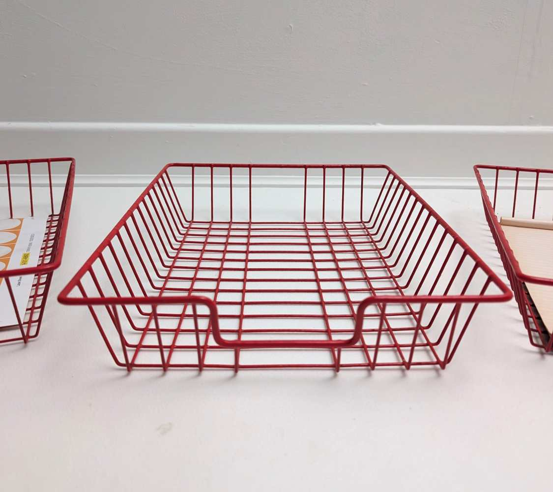 3 vintage red wire desk storage trays - Image 6