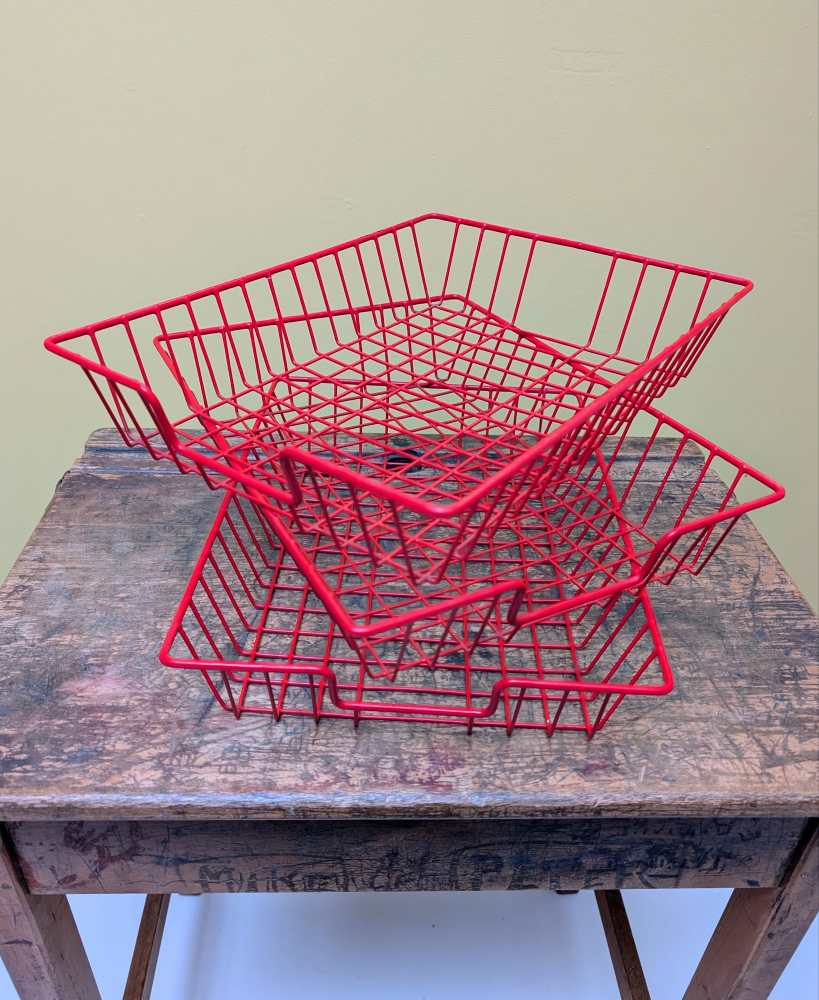 3 vintage red wire desk storage trays - Image 8