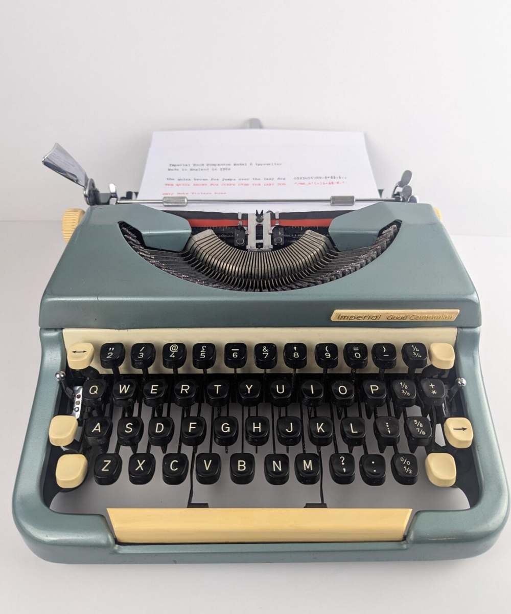 Imperial Good Companion model 6 typewriter, made in England in 1962 with original case - Image 2