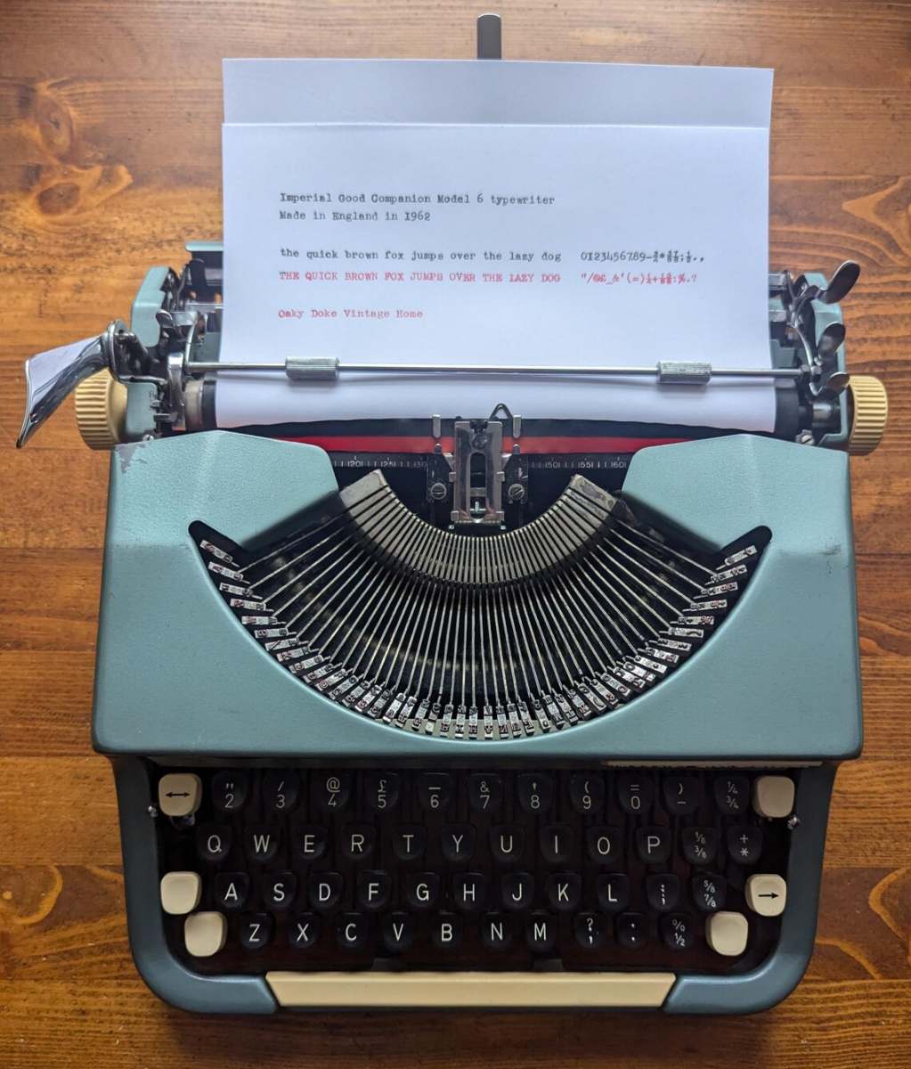 Imperial Good Companion model 6 typewriter, made in England in 1962 with original case - Image 8