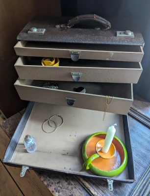 1950s medical case with drawers