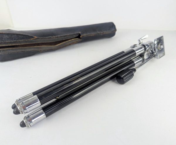 Vintage camera tripod with leather case - Image 9