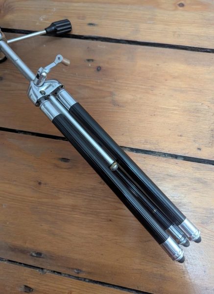 Vintage camera tripod with leather case - Image 4