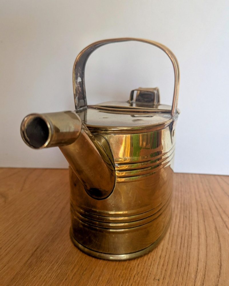 Vintage brass watering can with handle - Image 6