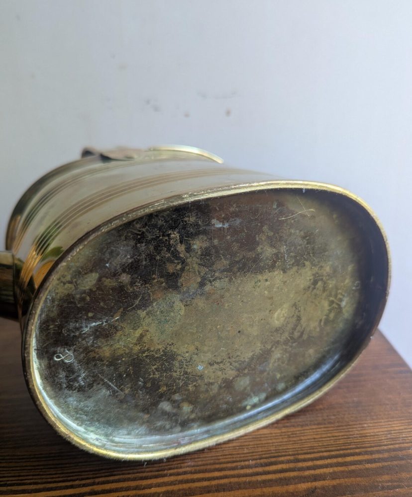 Vintage brass watering can with handle - Image 9