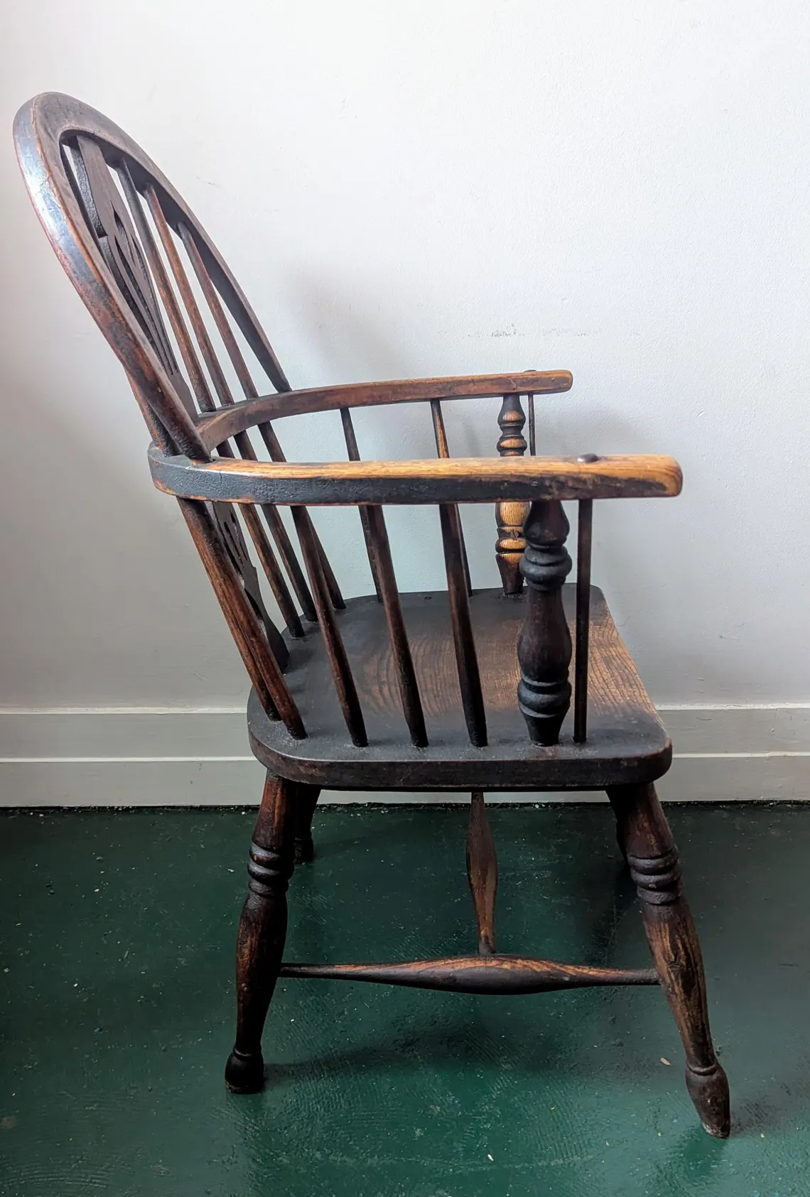 Early-mid 19th century Windsor low back chair of Ash and Elm - Image 4