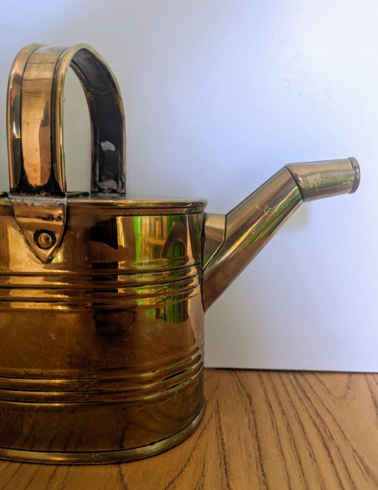 Vintage brass watering can with handle - Image 3