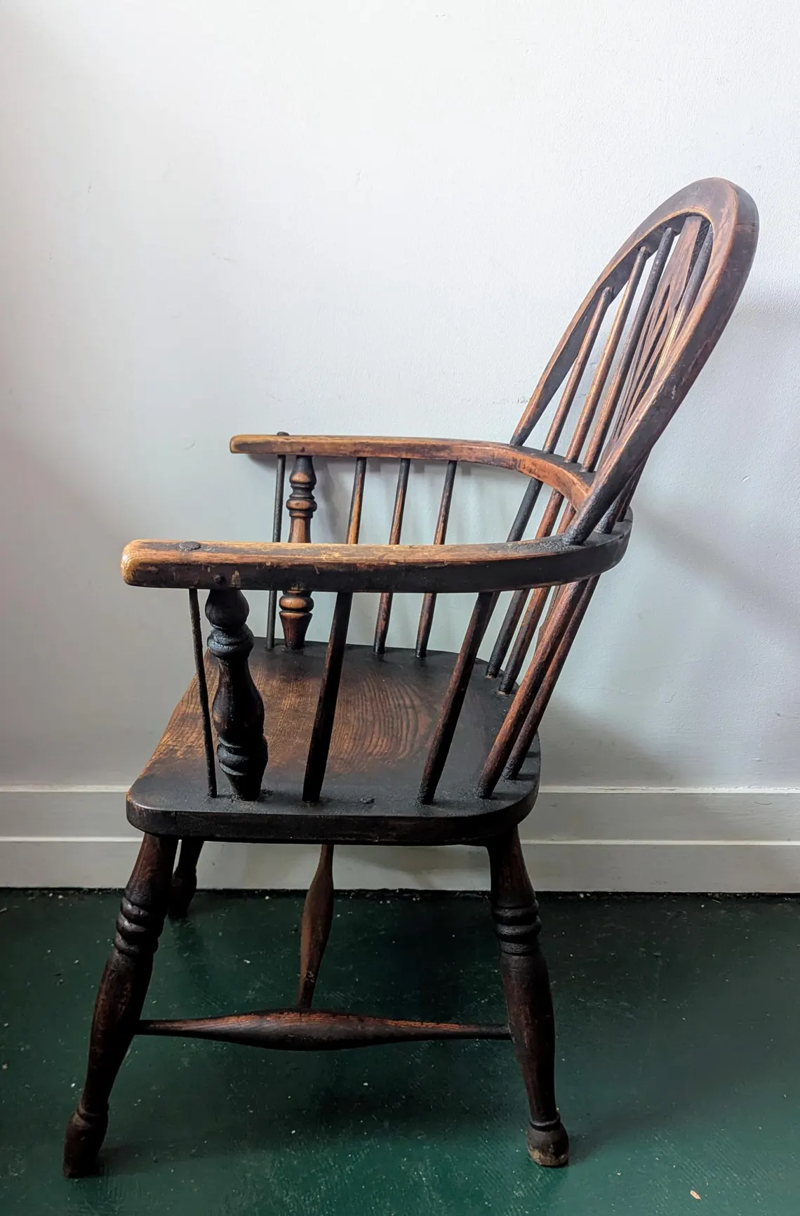 Early-mid 19th century Windsor low back chair of Ash and Elm - Image 6