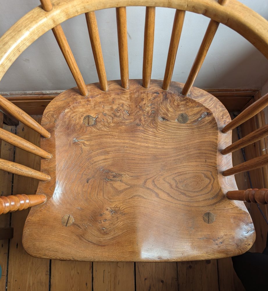 Spectacular Windsor comb back arm chair with burr Elm seat, Ash and Yew - Image 3