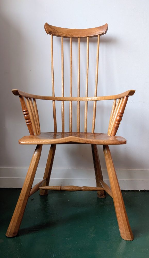 Spectacular Windsor comb back arm chair with burr Elm seat, Ash and Yew - Image 8
