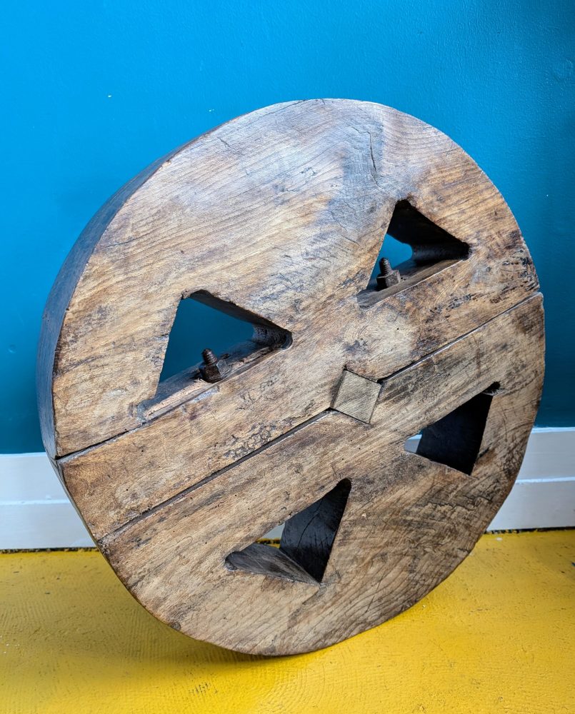 Early English elm cart wheel - Image 2