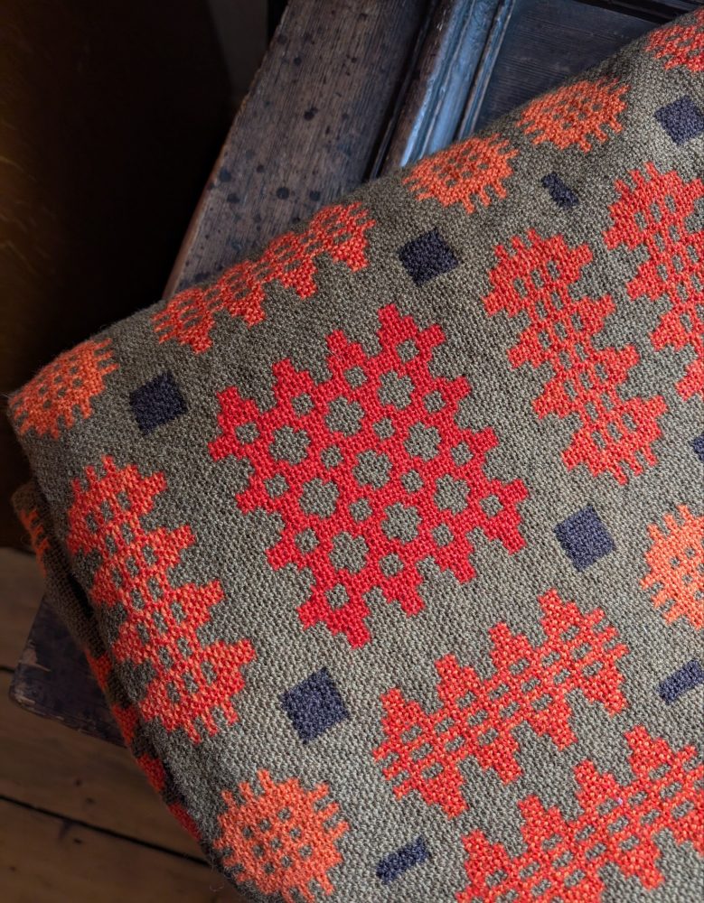 Vintage Pure Welsh Wool double-sided large blanket, traditional geometric woollen blanket in reds and oranges - Image 3