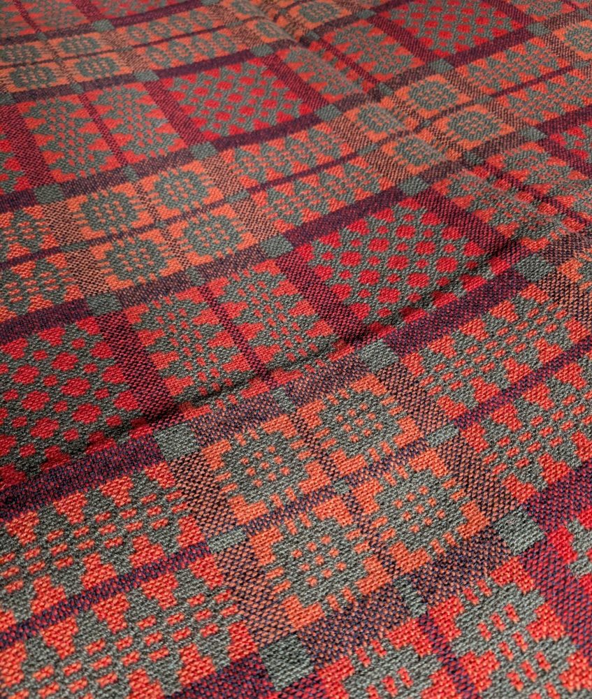 Vintage Pure Welsh Wool double-sided large blanket, traditional geometric woollen blanket in reds and oranges - Image 7