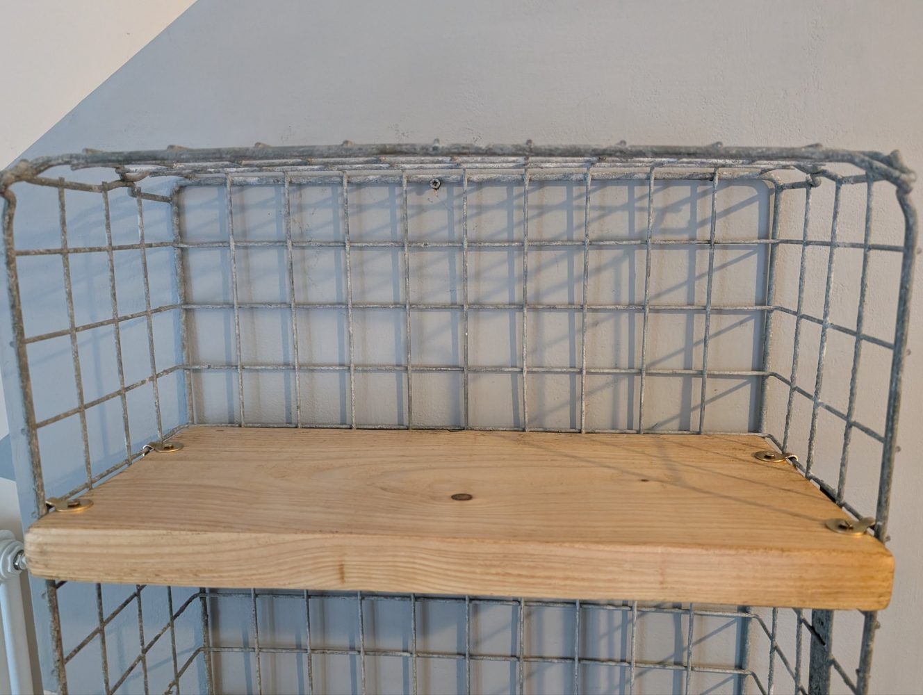 Large midcentury Parkers bakery bread crate, repurposed as shelving - Image 4