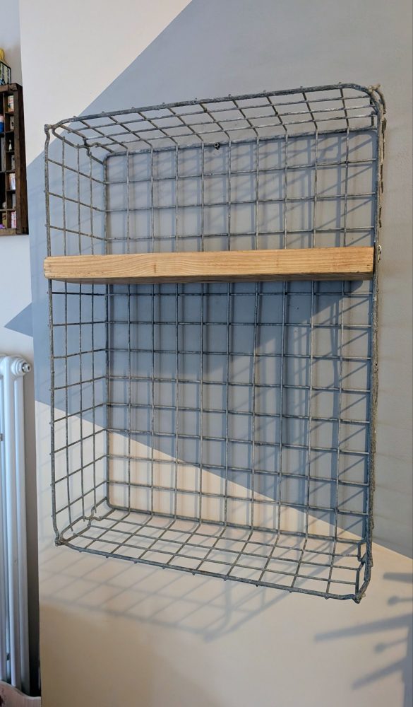 Large midcentury Parkers bakery bread crate, repurposed as shelving - Image 2