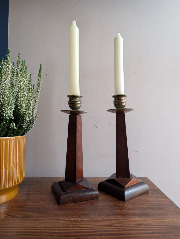 Pair of Art Deco oak and brass candlestick holders - Image 5
