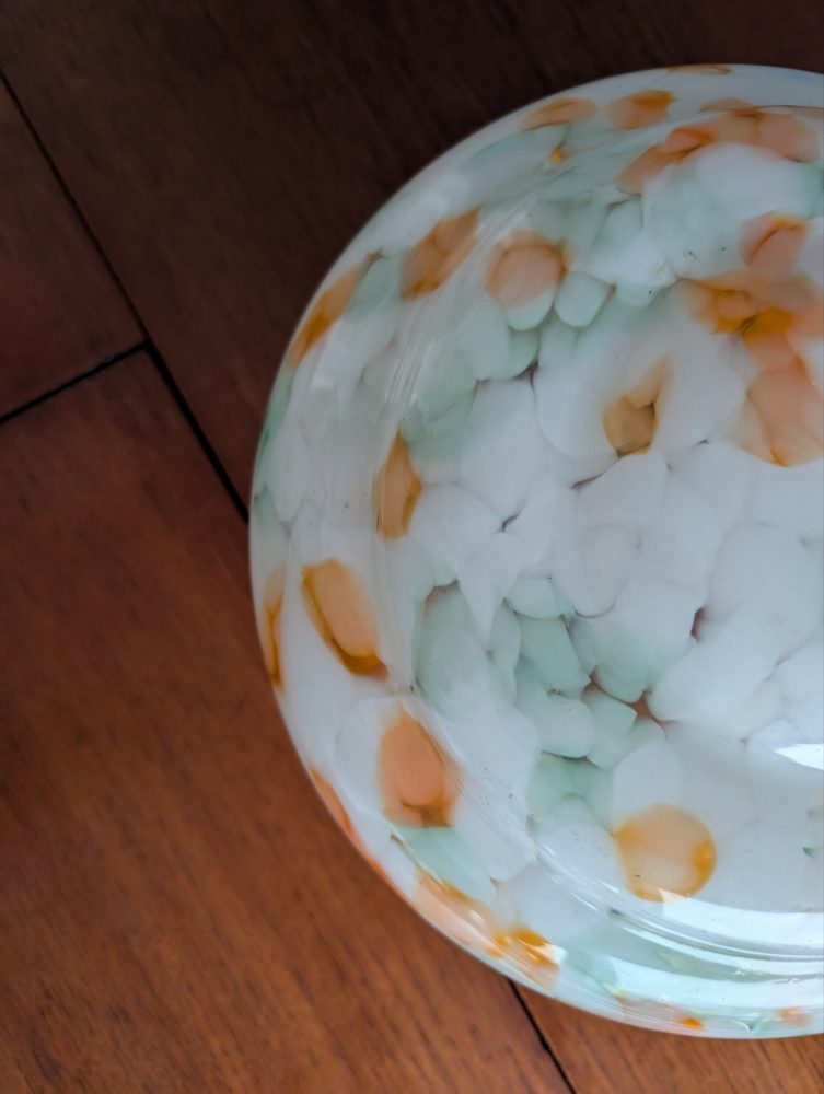 c.1950s Art Deco mottled orange and white glass 'fly catcher' pendant light shade - Image 5