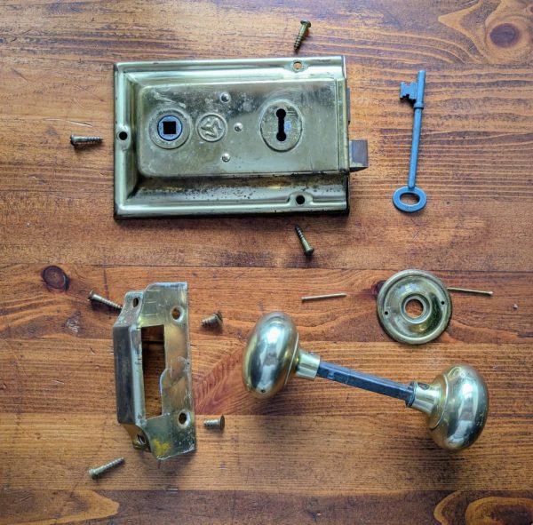 Vintage brass Legge rim lock with socket, pair of brass knobs and all ...