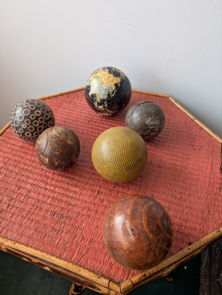 Collection of vintage balls for decoration - Image 10