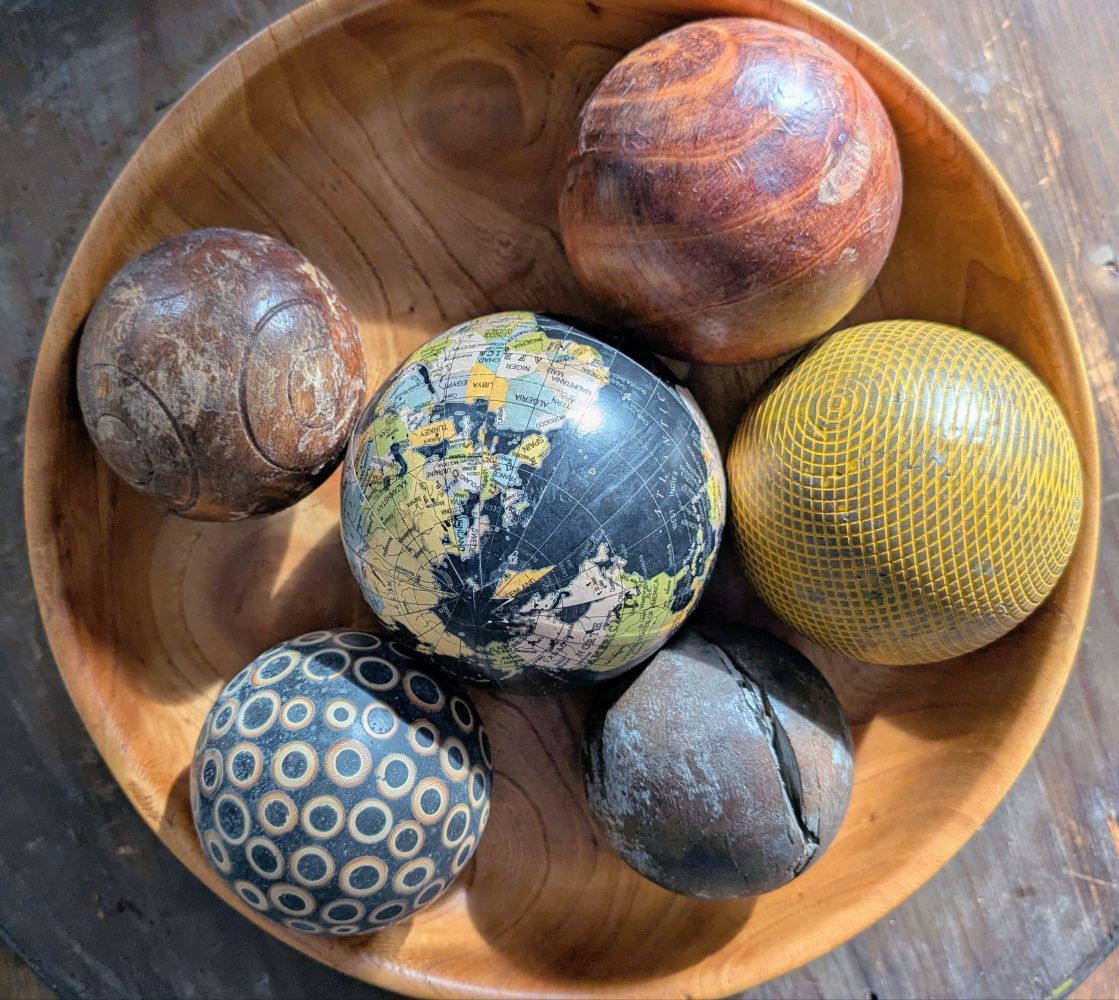 Collection of vintage balls for decoration - Image 13