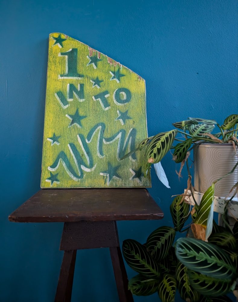 Vintage handpainted colourful fairground sign - Image 10