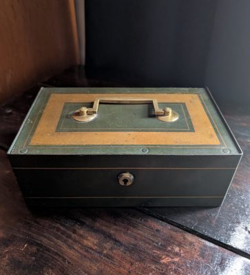 Late 1800s green and gilt compartmented cash tin by Jones Brothers & Co of Wolverhampton