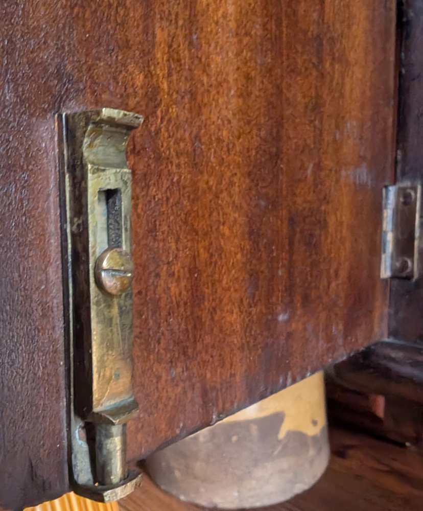 Early 1900s heavily carved wall cabinet - Image 10