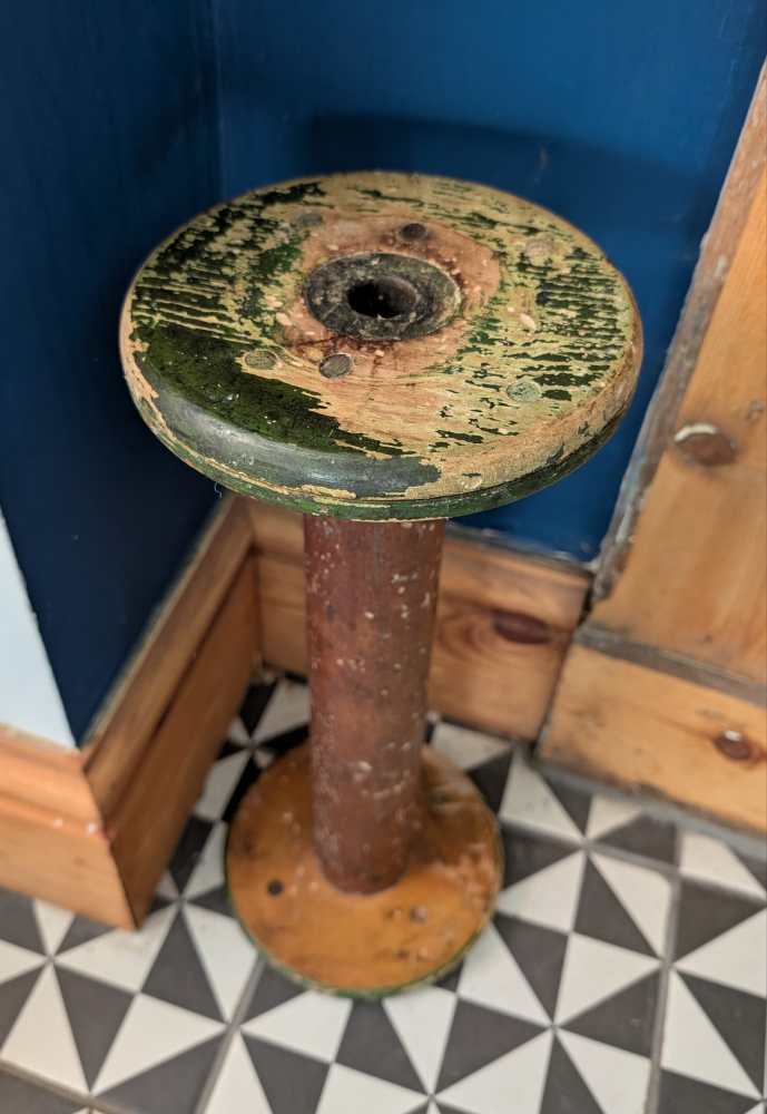 Large early 1900s wooden mill bobbins - Image 4
