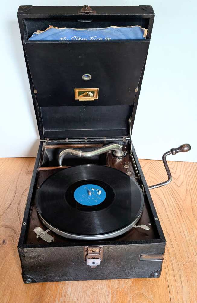 1920s HMV Gramophone, fully working, with a selection of gramophone records and needles