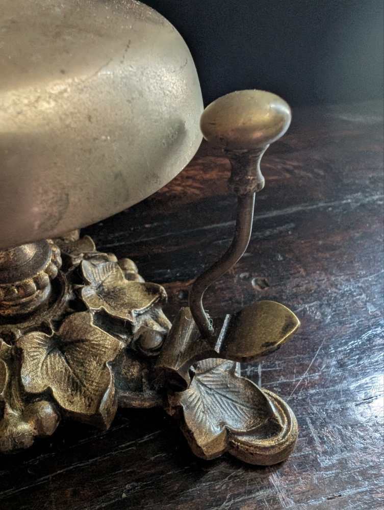 Mid-Victorian brass reception bell by William Tonks & Sons of Birmingham - Image 3