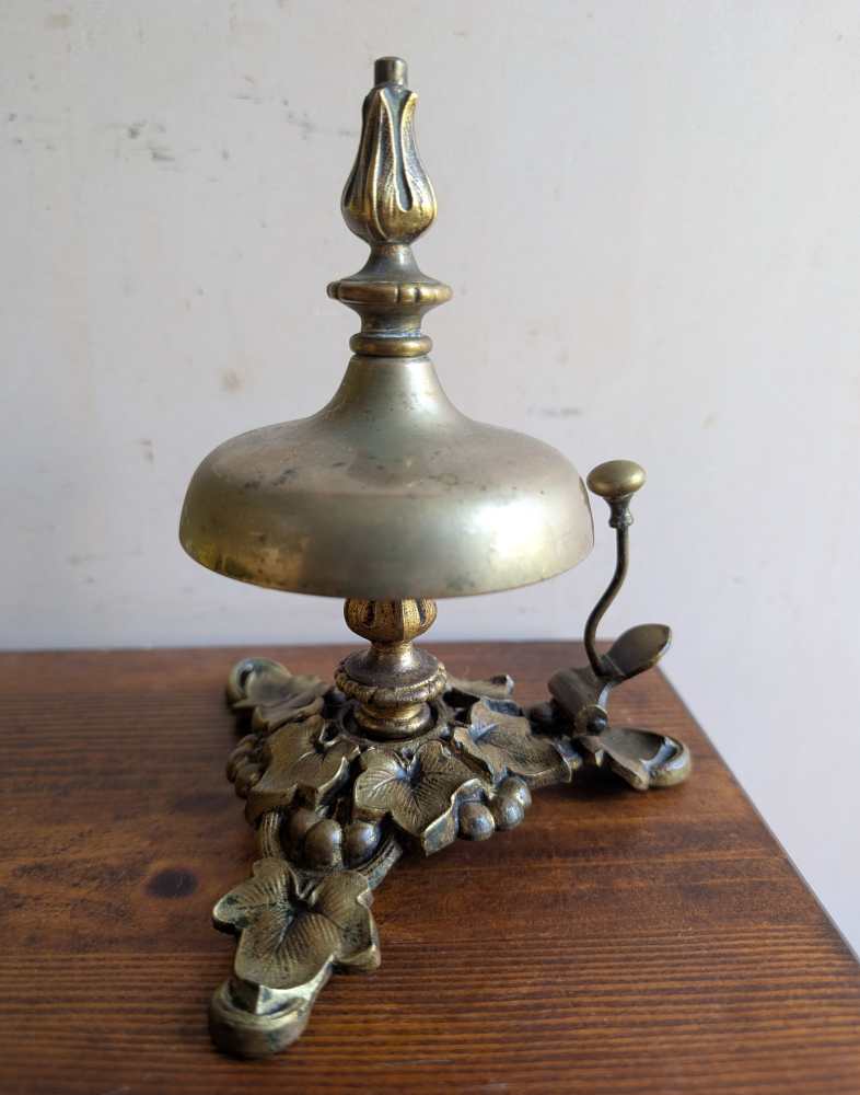 Mid-Victorian brass reception bell by William Tonks & Sons of Birmingham - Image 18