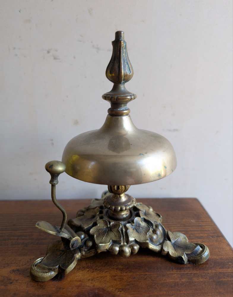 Mid-Victorian brass reception bell by William Tonks & Sons of Birmingham - Image 2