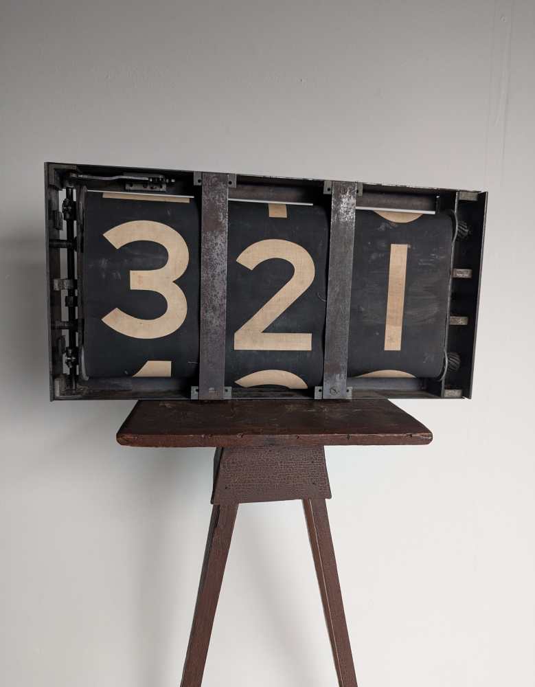 Routemaster midcentury London bus number blind - Image 9