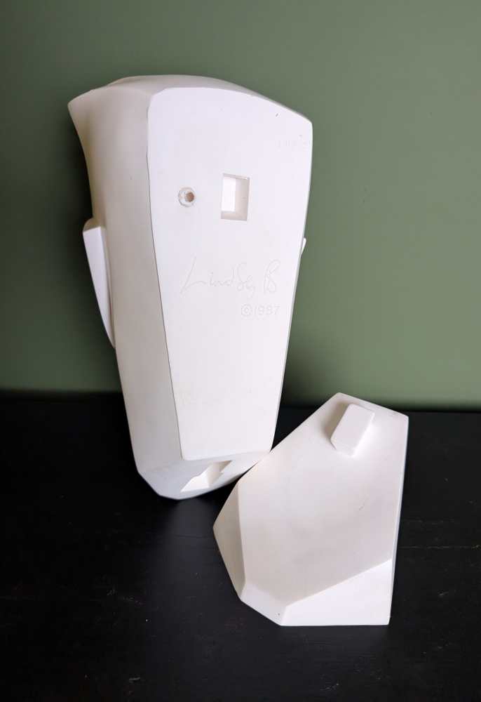 1987 sculptural bust by Lindsay Balkweill - Image 15