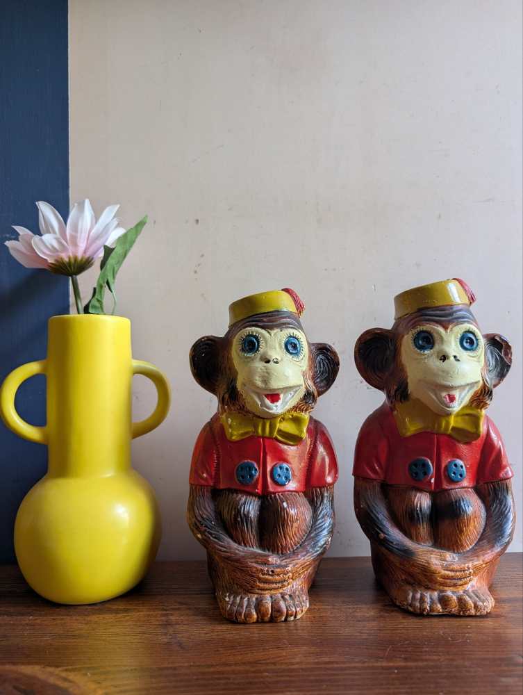 Pair of cheeky monkeys - Image 8