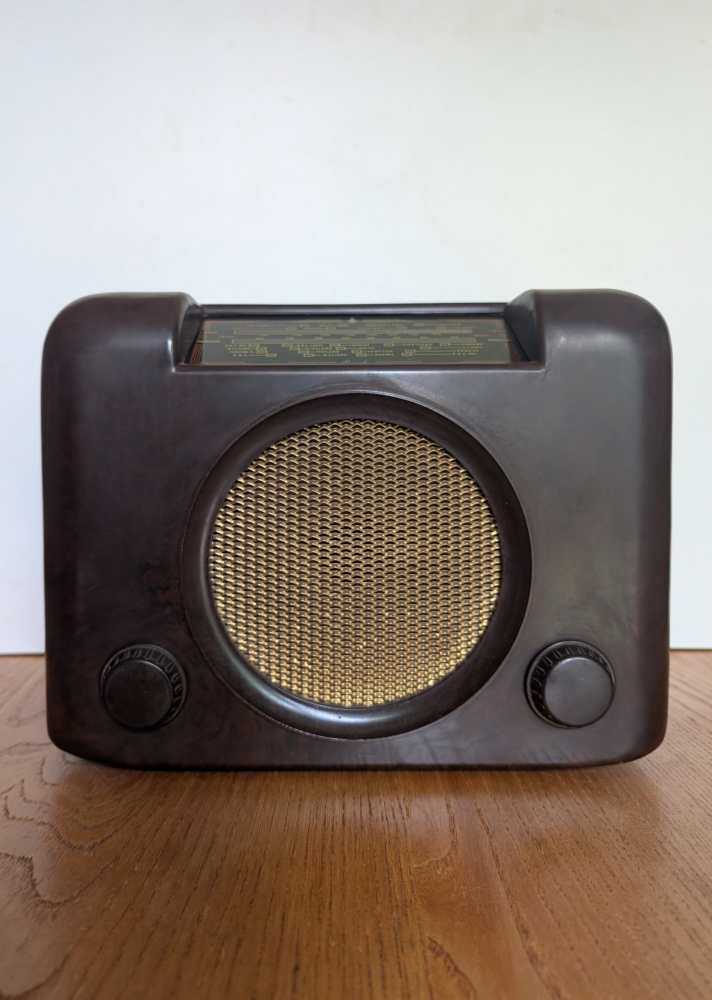 1950s British Bush DAC 90A Bakelite radio - Image 7